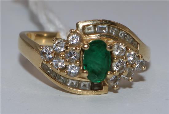 Emerald & diamond ring(-)